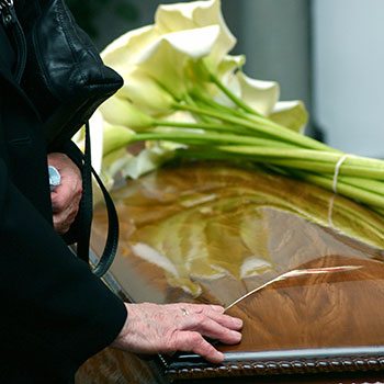 orlando cremation viewing picture of a casket