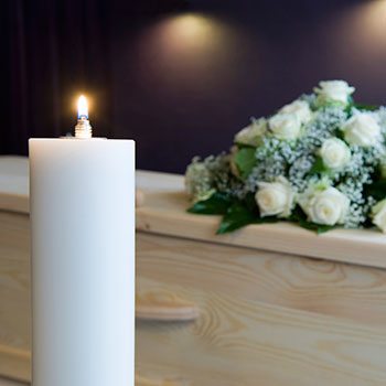 orlando cremation package picture with candle and roses