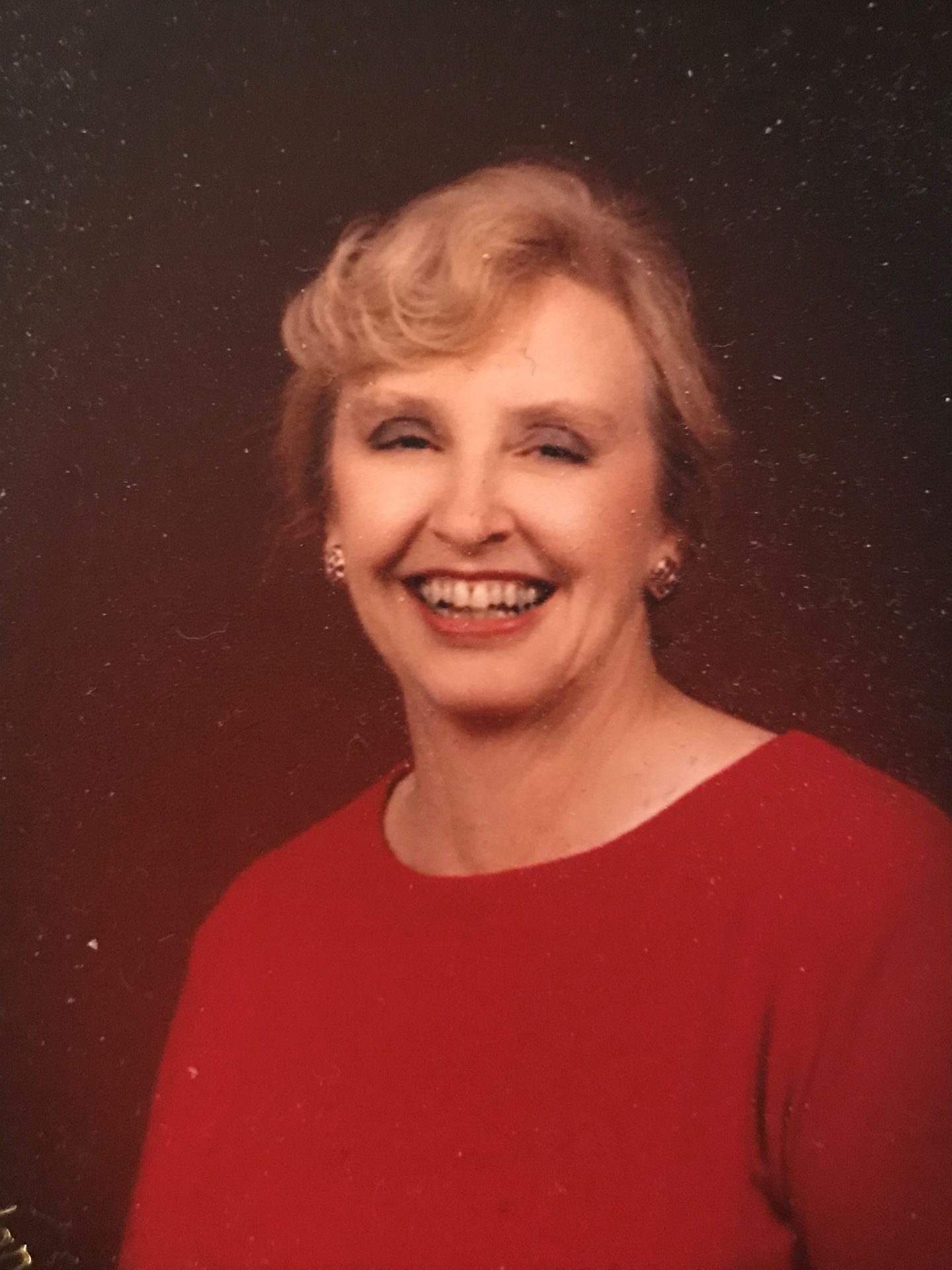 Linda H. Ross - Passed away on January 05, 2022