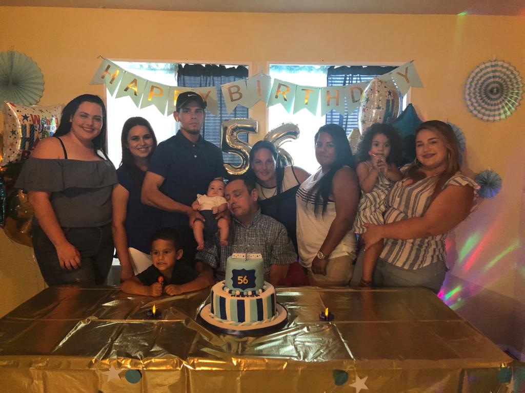His last birthday with his 4 kids, 3 grandkids, daughter in law and wife he was so happy!! 