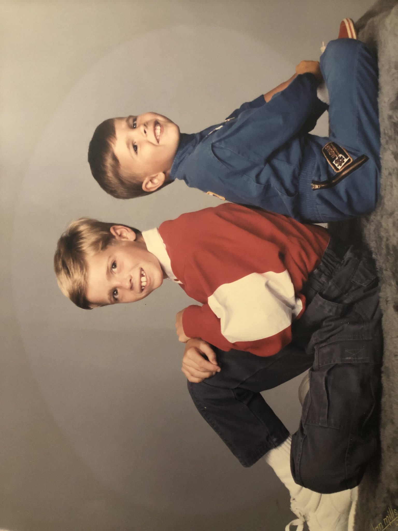 3-yrs w/older brother in Bloomington, Il