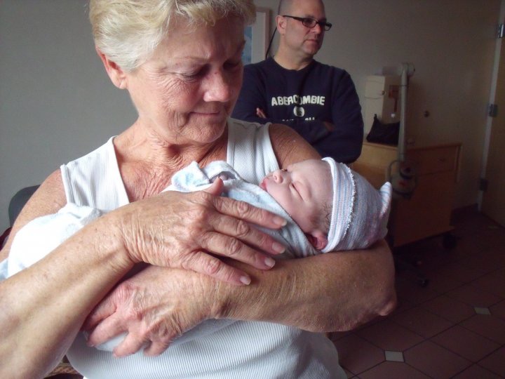 Love you mom for all your love to our family 