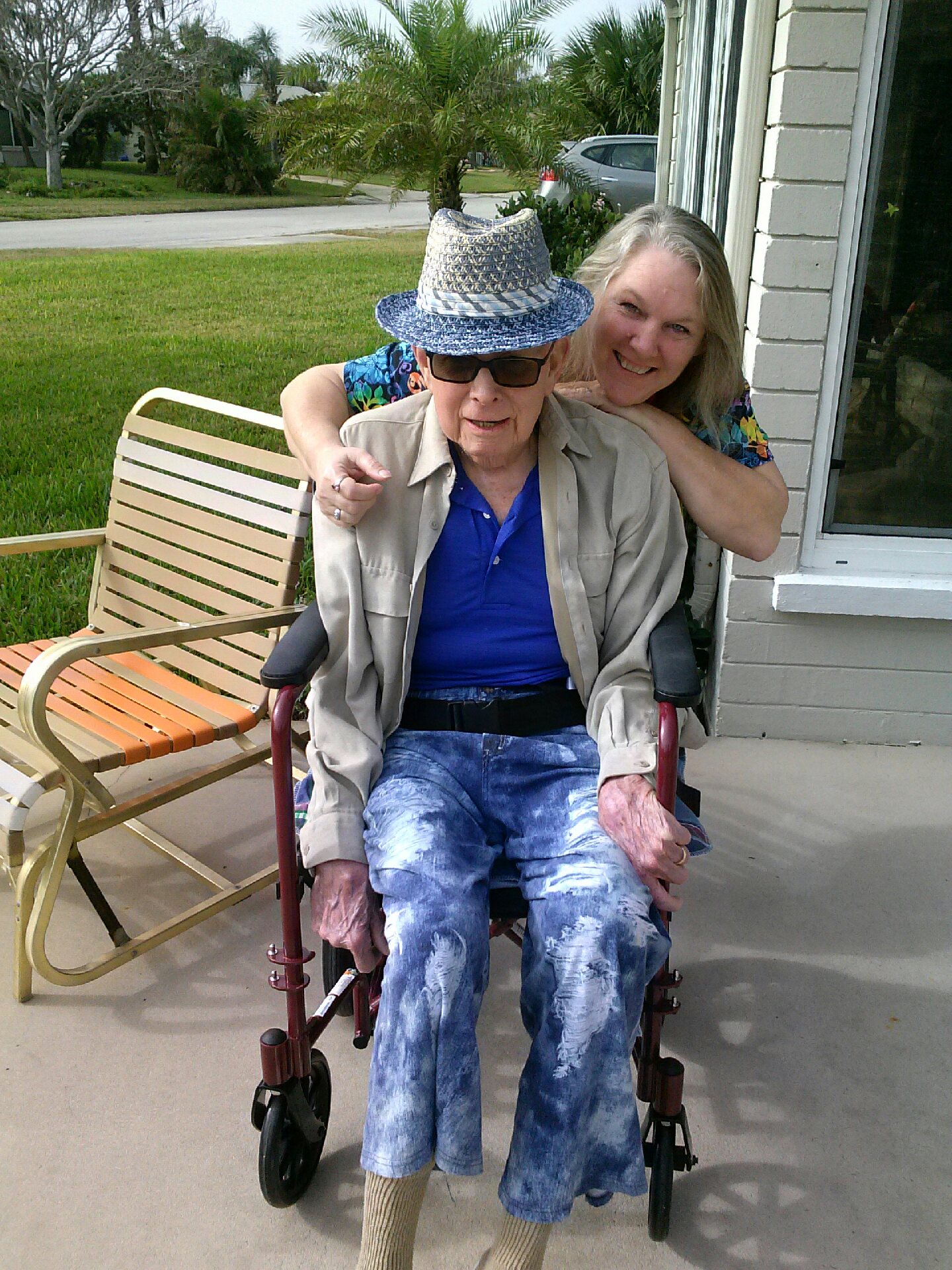 Getting some sun with Kimi