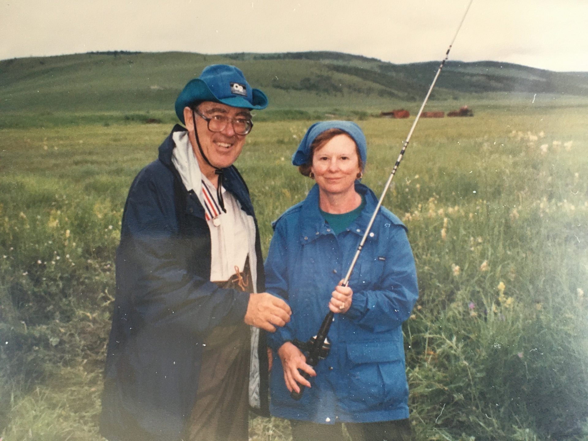 Dick and Thelma fishing in Mongoloa, July 1990
