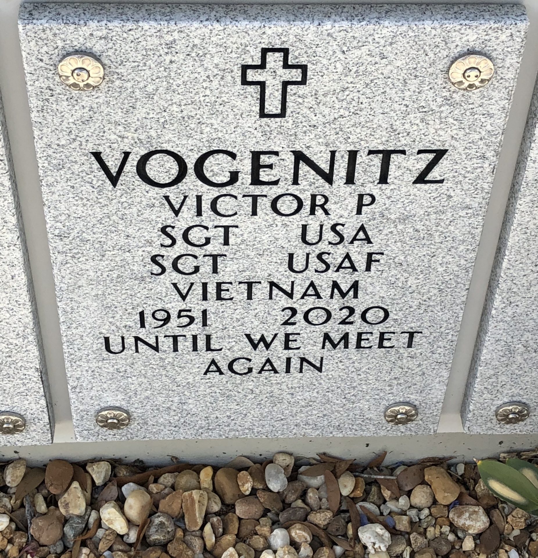 Victors memorial plaque