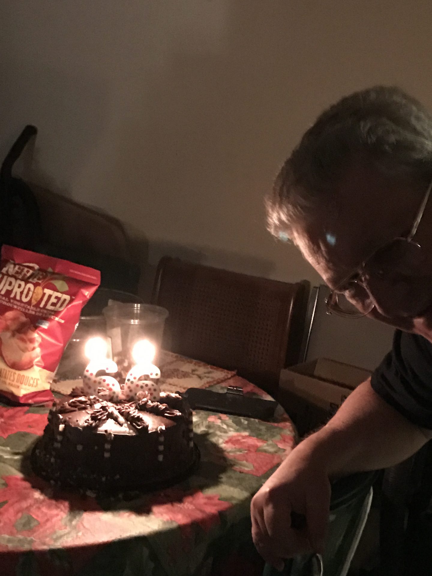 A wonderful birthday sèance for Victor with six of our favorite sitters. So much fun and ALWAYS amazing.