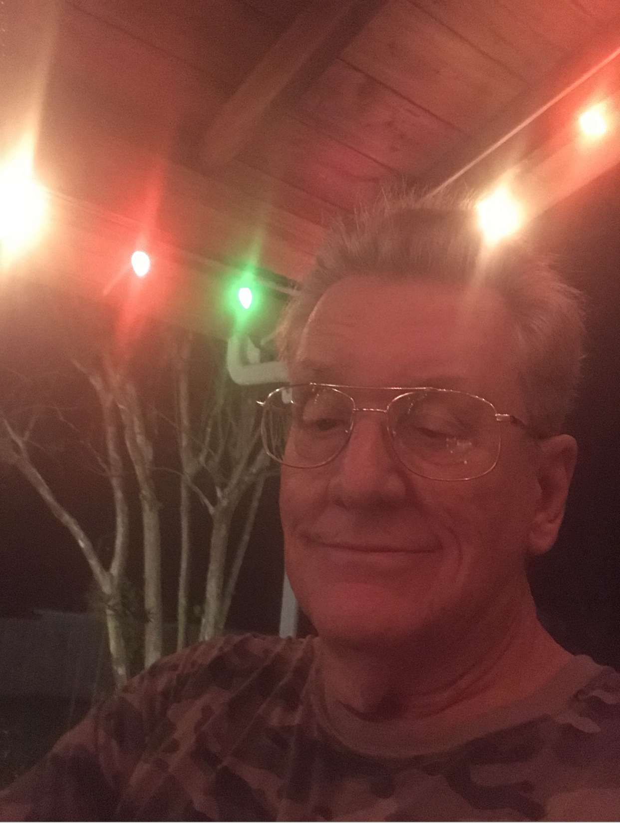 Jan 3, 2019 Selfie on the screen porch 