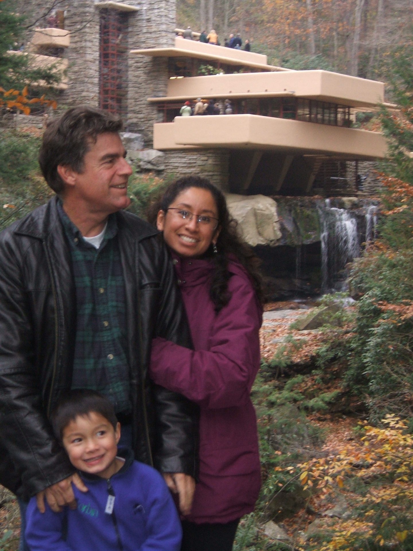 Let's learn about Architecture, the Fallingwater House, Frank Lloyd Wright. Mill Run, PA.