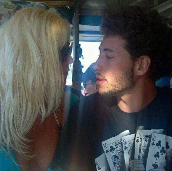 365 days of unbearable, overwhelming, unimaginable, debilitating grief. 365 days since your last breath was viciously stolen from you. 365 days reminding myself to breathe, reminding myself to celebrate your life and our endless love, instead of drowning in the details of your senseless death. 365 days of the heaviest sadness I've ever experienced. <br />
<br />
365 days without you...