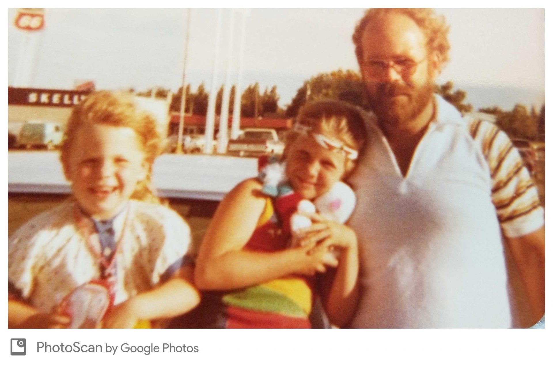 Steve Amos and his 2 girls