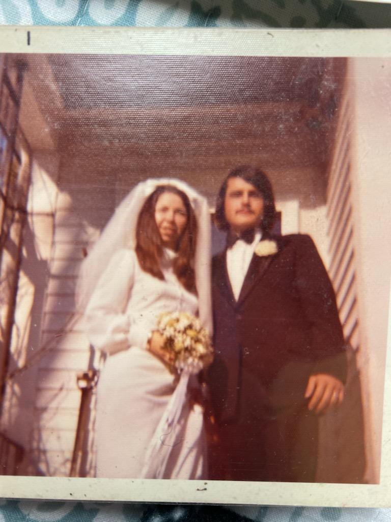 Mom and Dad wedding day<br />
January 26,1973