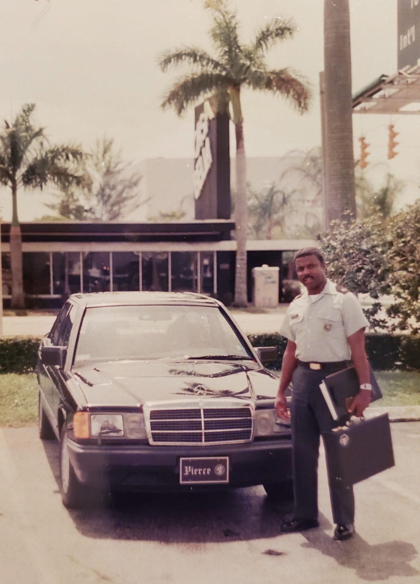 SFC Curtis Lee Pierce<br />
Miami Recruiting Company 1987