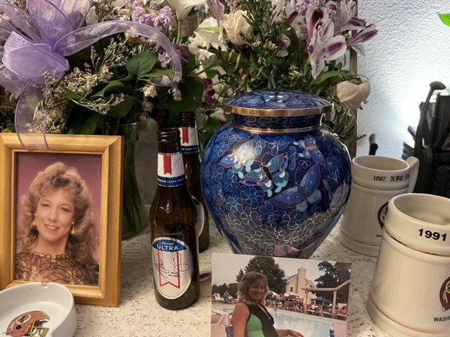 Take a good look at her urn.! The most beautiful thing you ever seen! My wife deserves the best. Although, she wanted a  Ginny Lamp! I think this one is  gorges. Jonathan with love always.