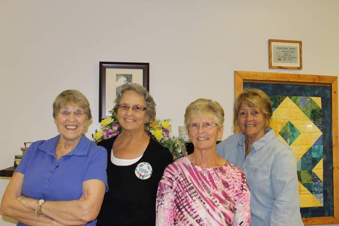 Carol and  other Officers at Pelican Piecemakers Quilt Guild
