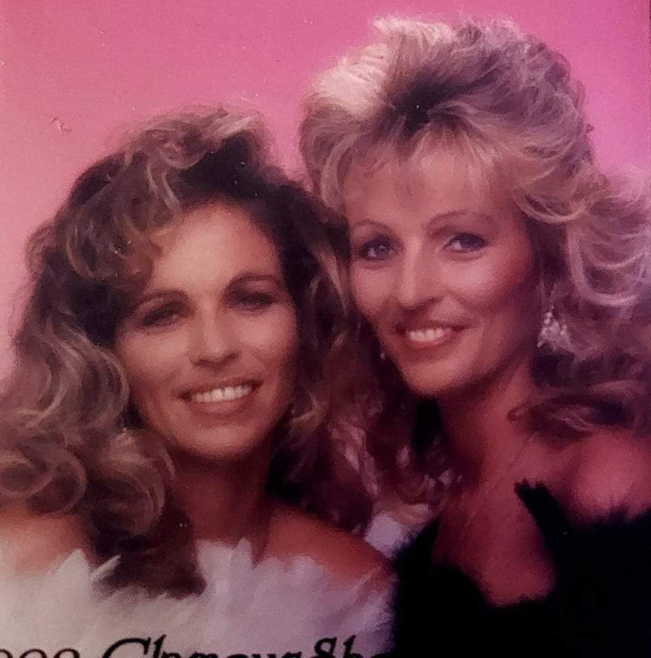 Tina & Gina<br />
My Beautiful Sister 