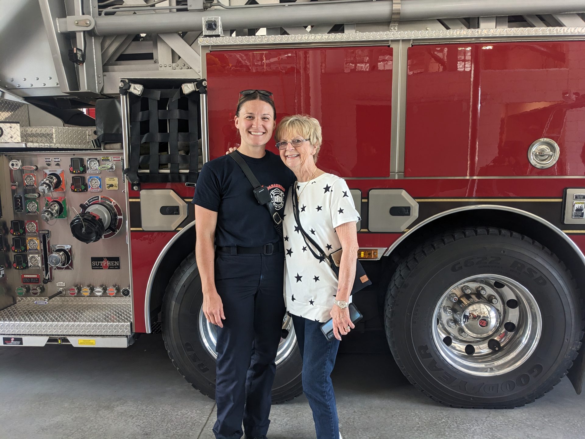 June 2023 - Illinois<br />
Grandma Shirley with her hero Megan, EMT Firefighter