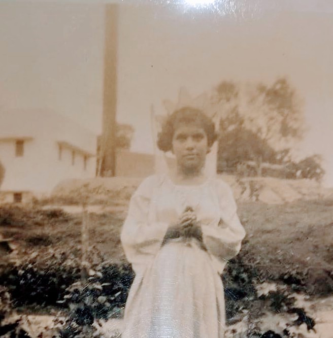 flor, very young