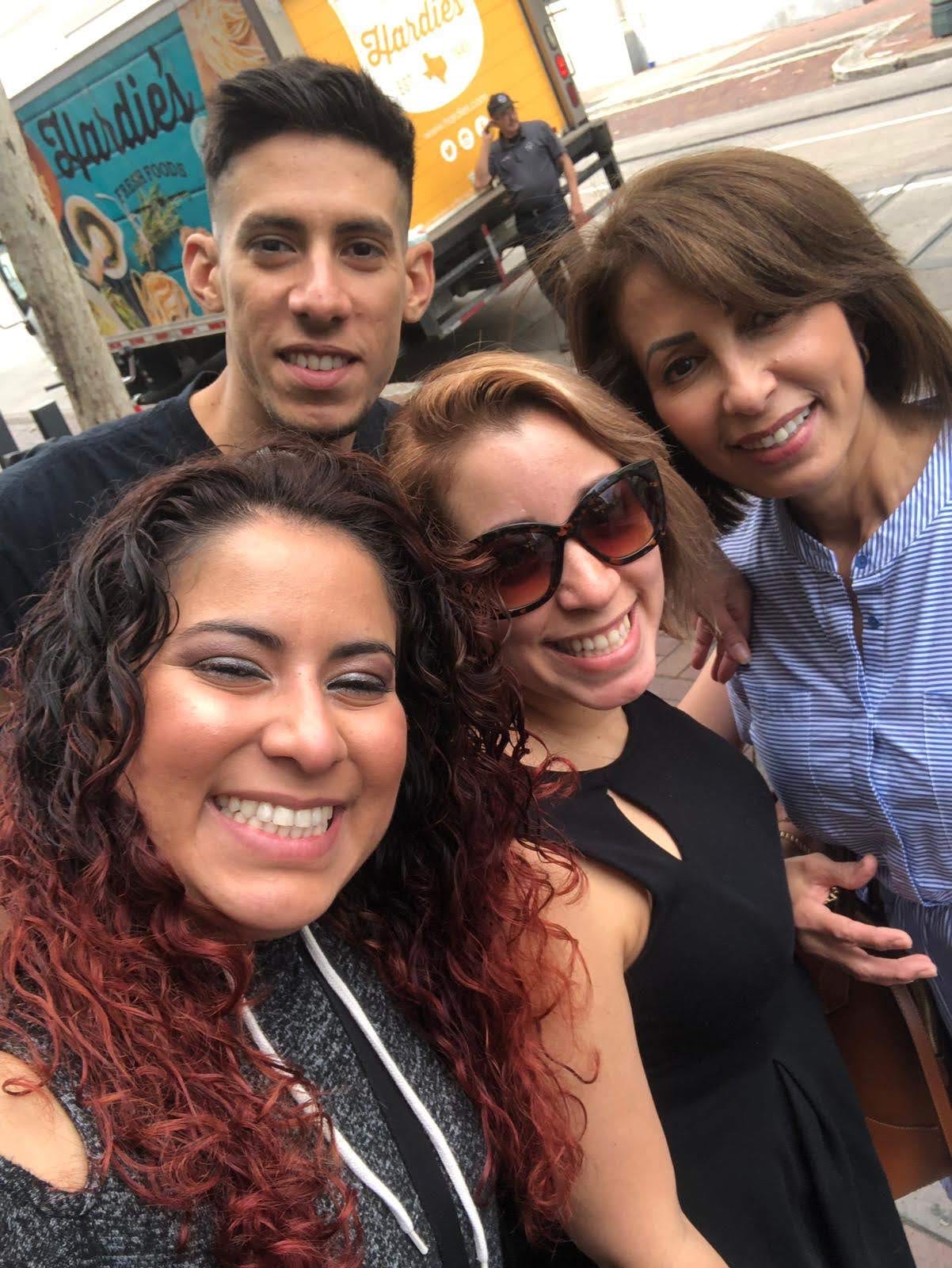 Siempre te recordamos con esa gran sonrisa.