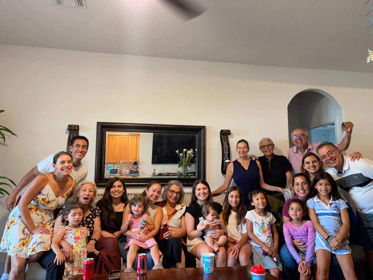 Afortunados de poder tener unos últimos momentos llenos de felicidad y calor de familia contigo y nuestra familia