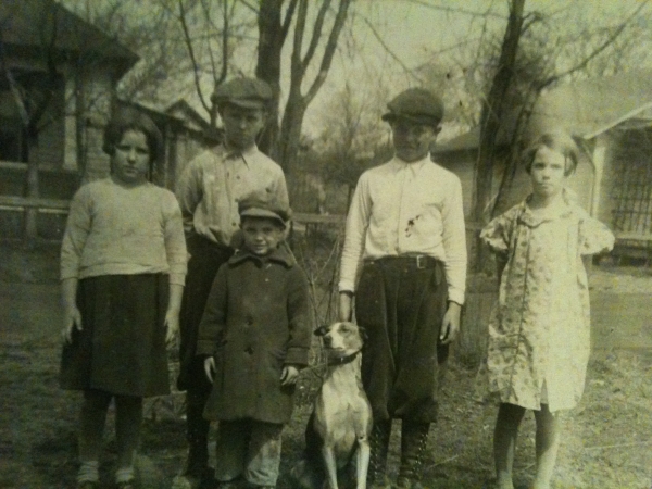 Ruth,Boyd,Charles,Ralph,Martha on Vicksburg